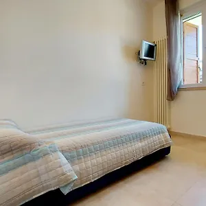 https://narcisa-view-lakepool-apartment.hotelinveneto.com