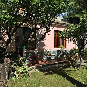 https://casa-tra-il-verde-e-il-blu.hotelitalianriviera.com